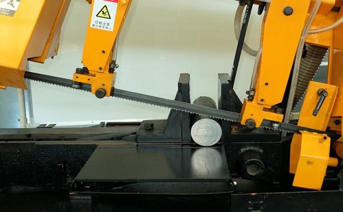 西流河镇数控带锯床自动送料精度会出现偏差吗？